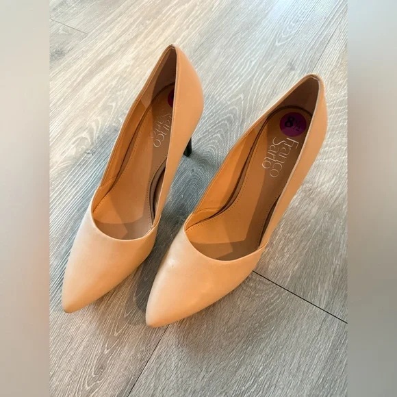 Franco Sarto Beige Pointed-Toe Leather Pumps - Picture 2 of 8